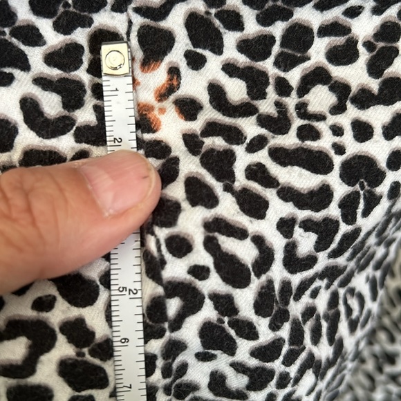 Victoria’s Secret leopard cotton button down long sleeve sleep shirt size M - Picture 8 of 11